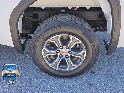 New 2026 GMC Sierra 1500 SLE w/ Max Trailering Package AWD/4WD image 7