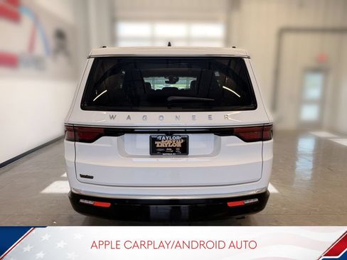 Used 2025 Jeep Wagoneer 4WD image 10
