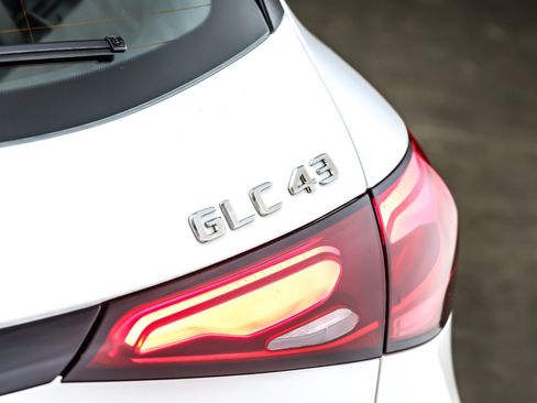 New 2026 Mercedes-Benz GLC 43 AMG 4MATIC image 9