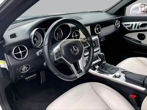 Used 2014 Mercedes-Benz SLK 350 image 18