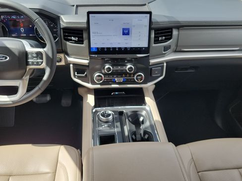 Used 2024 Ford Expedition XLT RWD image 15