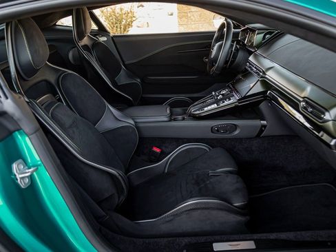 Used 2025 Aston Martin V8 Vantage Coupe image 22