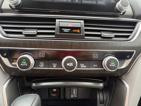 Used 2020 Honda Accord EX image 31