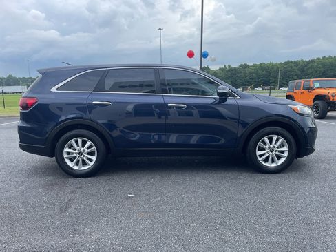 Used 2019 Kia Sorento FWD V6 image 4