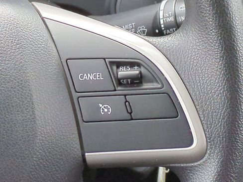 Used 2018 Mitsubishi Outlander ES AWD/4WD image 24