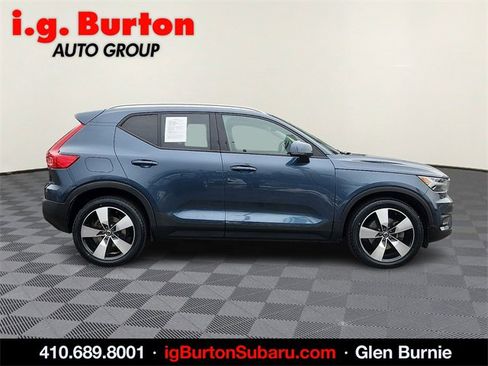 Used 2021 Volvo XC40 T5 Momentum w/ Premium Package image 7