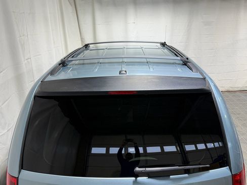 Used 2009 Chrysler Town & Country Touring w/ Flexible Seating Group image 7