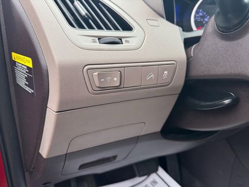 Used 2014 Hyundai Tucson SE image 34