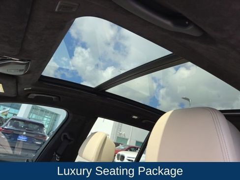 Used 2022 BMW X7 xDrive40i w/ Premium Package image 6