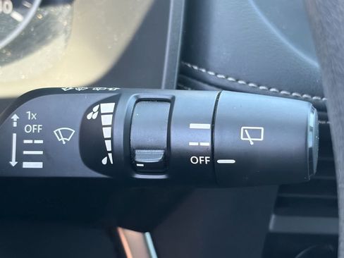 Used 2024 Nissan Rogue SV FWD image 14