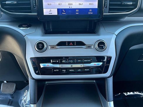 Used 2023 Ford Explorer XLT w/ Equipment Group 202A image 32