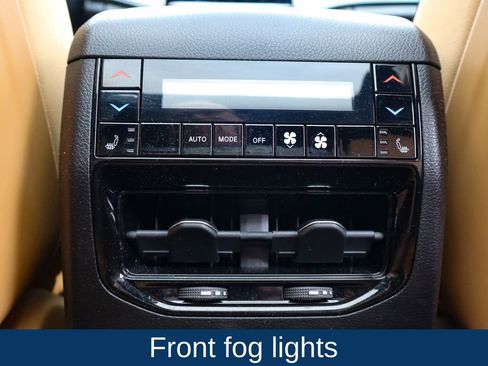 Used 2022 Jeep Grand Cherokee Summit w/ Luxury Tech Group V image 19