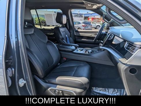 Used 2023 Jeep Wagoneer Series III w/ Premium Group I AWD/4WD image 27