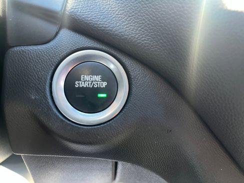 Used 2024 Chevrolet Equinox LT image 29