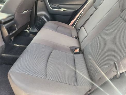 Used 2019 Toyota RAV4 LE FWD image 29