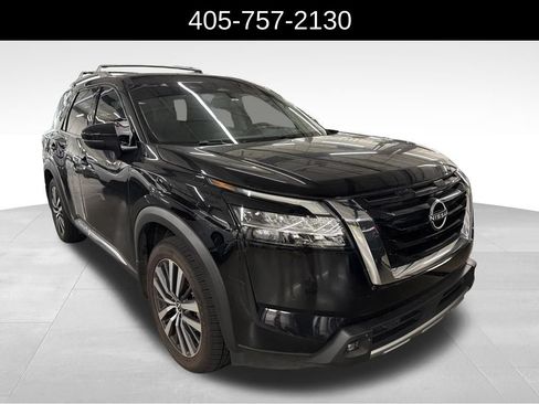 Used 2022 Nissan Pathfinder Platinum w/ Cargo Package AWD/4WD image 2