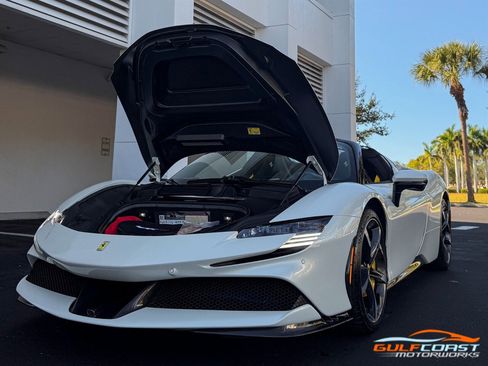 Used 2024 Ferrari SF90 Spider image 38