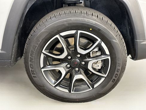 Used 2025 Jeep Compass Trailhawk AWD/4WD image 34