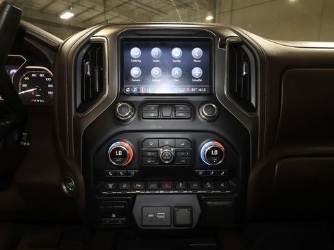 Used 2022 GMC Sierra 3500 Denali AWD/4WD image 10