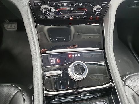 Used 2023 Jeep Grand Cherokee Limited w/ Luxury Tech Group II AWD/4WD image 32