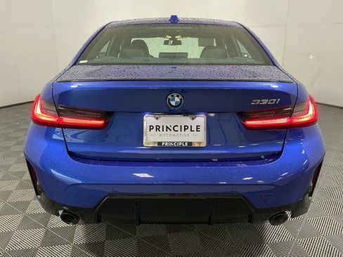 Certified 2025 BMW 330i Sedan w/ M Sport Package RWD image 9