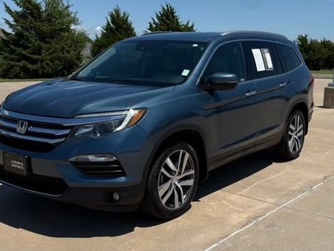 Used 2018 Honda Pilot Touring image 4