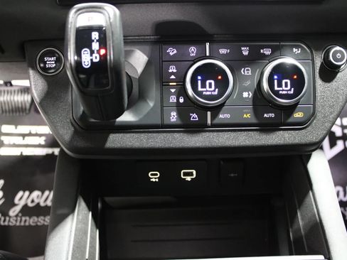 Used 2023 Land Rover Defender 130 X-Dynamic SE AWD/4WD image 11
