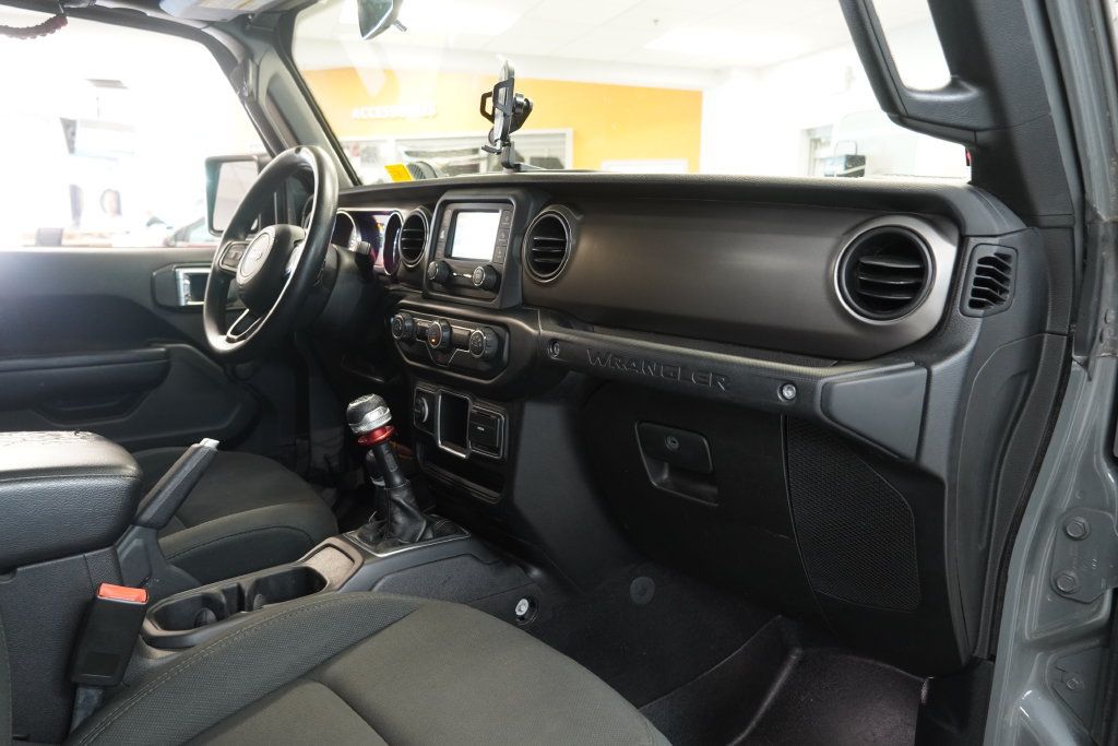 Used 2018 Jeep Wrangler Unlimited Sport AWD/4WD image 35