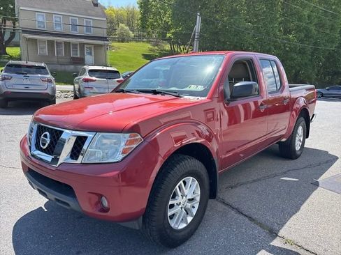 Used 2015 Nissan Frontier SV w/ SV Value Truck Package AWD/4WD image 3