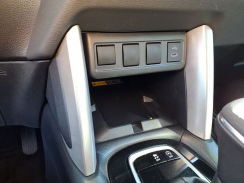 Certified 2024 Toyota Corolla Cross LE w/ Moonroof Package image 19