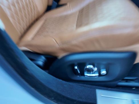 Used 2016 Jaguar XJ L Portfolio image 17