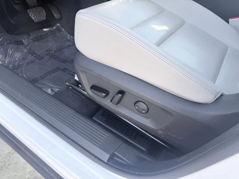 Used 2024 Nissan Rogue SL w/ SL Premium Package image 27