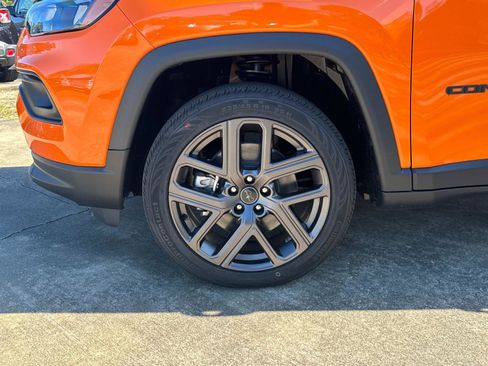 New 2026 Jeep Compass Latitude image 10