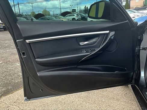Used 2018 BMW 330i Sedan RWD image 21