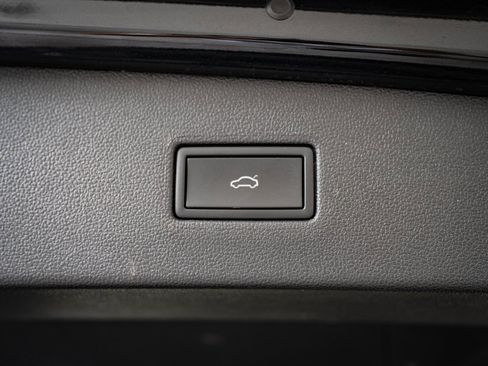 Used 2024 Volkswagen Tiguan SE R-Line image 19