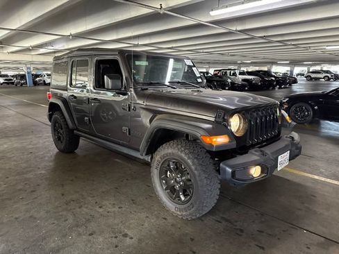 Used 2022 Jeep Wrangler Unlimited Sport AWD/4WD image 2