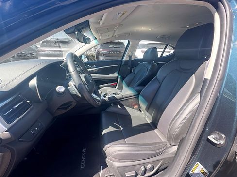 Used 2025 Genesis G70 2.5T image 22