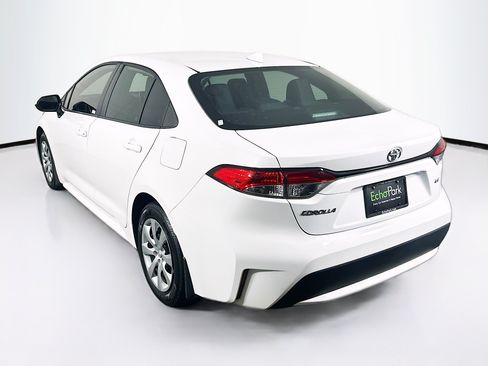 Used 2020 Toyota Corolla LE FWD image 5
