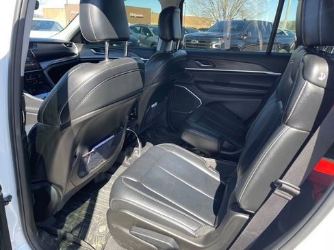 Used 2022 Jeep Grand Cherokee L Limited image 6