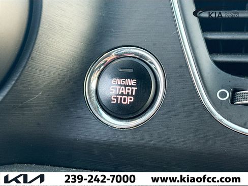 Certified 2021 Kia Sedona EX image 43