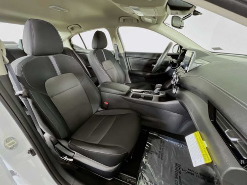 Used 2025 Nissan Sentra SV FWD image 26