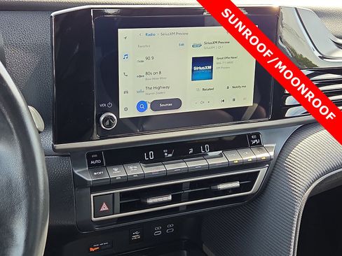Used 2025 Toyota Camry SE w/ Convenience Package FWD image 16