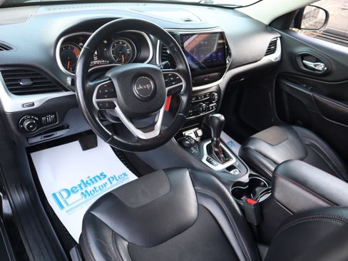 Used 2017 Jeep Cherokee Trailhawk w/ Trailer Tow Group image 23