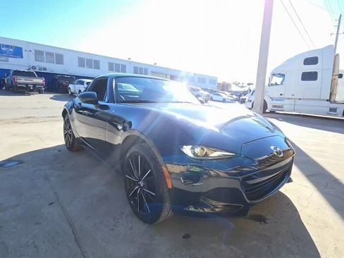 Used 2025 MAZDA MX-5 Miata RF Grand Touring image 3