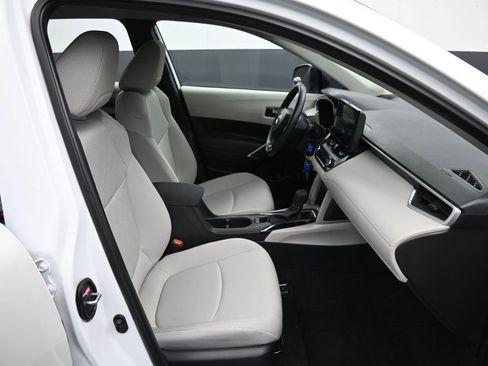 Certified 2024 Toyota Corolla Cross L image 23