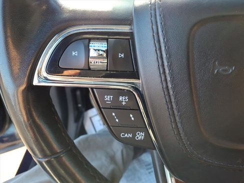 Used 2017 Lincoln Continental Reserve w/ Luxury Package image 16