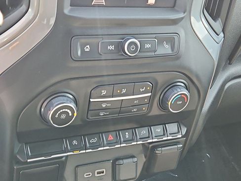 Used 2021 Chevrolet Silverado 1500 Custom RWD image 17