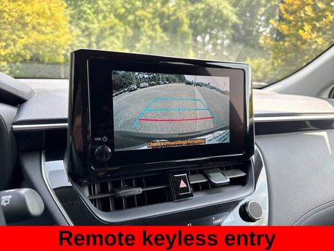 Used 2023 Toyota Corolla Cross LE AWD/4WD image 18