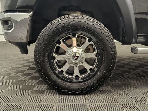 Used 2019 RAM 1500 Laramie AWD/4WD image 11