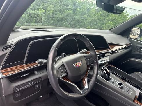 Used 2023 Cadillac Escalade Premium Luxury AWD/4WD image 23